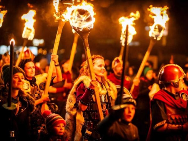 Save money on tickets to Edinburgh Hogmanay Torchlight Procession