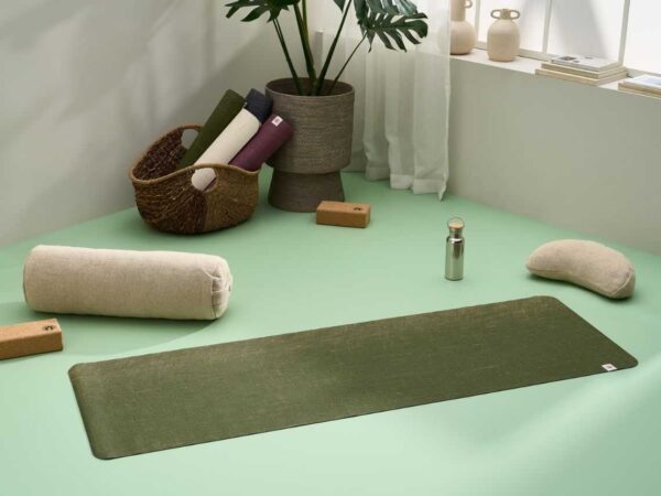 15% off Yoga and Meditation Equipment at Complete Unity Yoga